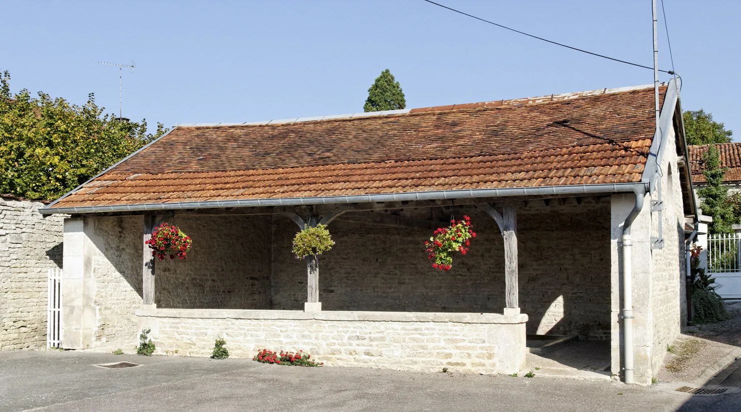 Rouvres les Vignes